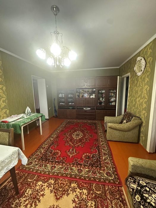 Продам квартиру 4 комнатную