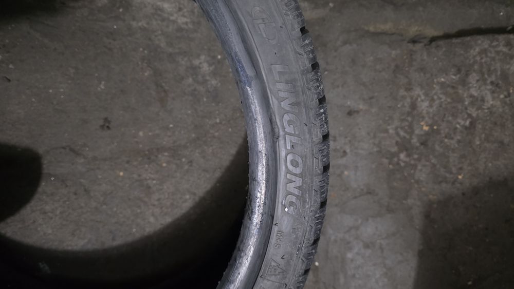 Шины летние 225 / 35 / R19