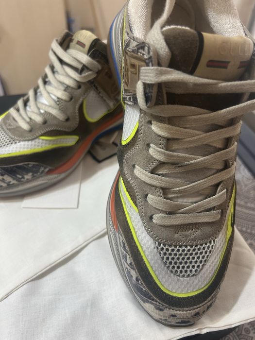 Gucci чисто ново