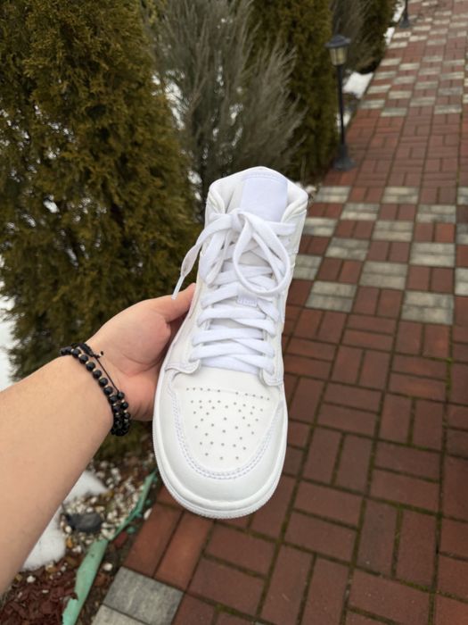 Jordan 1 Mid Triple White