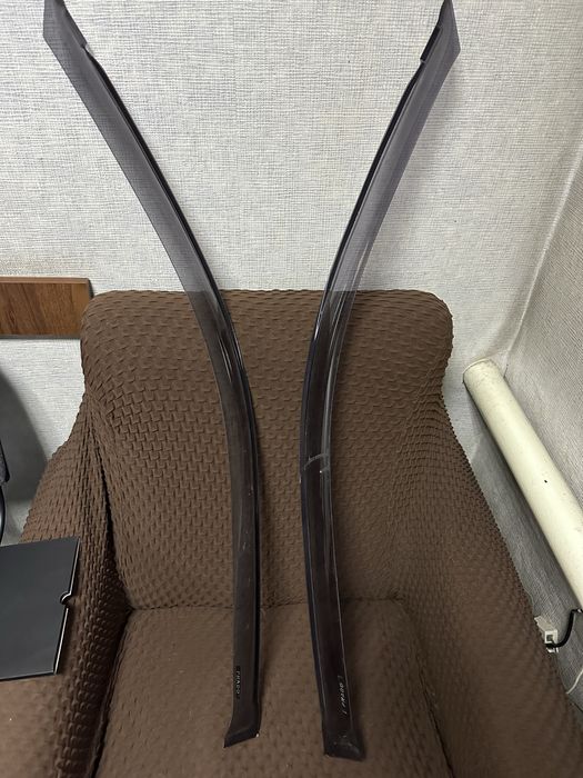 Ветровики на Прадо 150