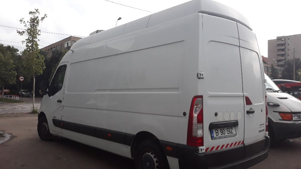 inchiriez autoutilitara