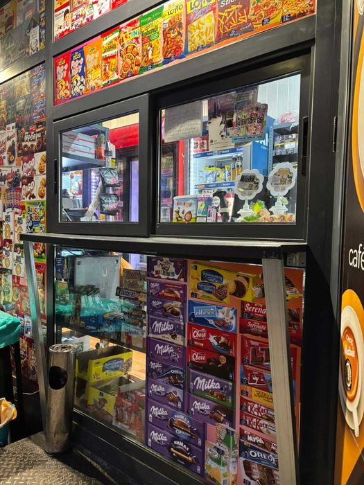 Дава се под наем Магазин в София, Люлин 5 - 14 кв.м за 561 € - Снимка #1