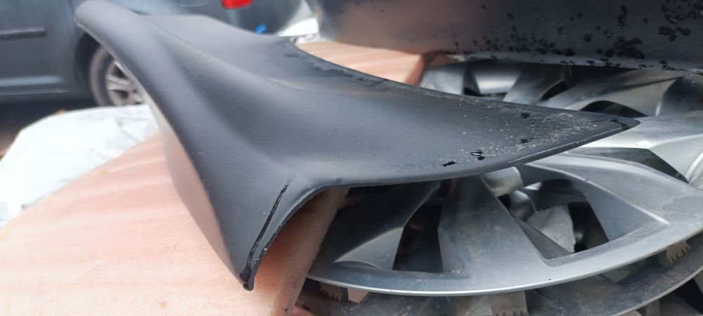 Спойлер Утиный хвост универсальный