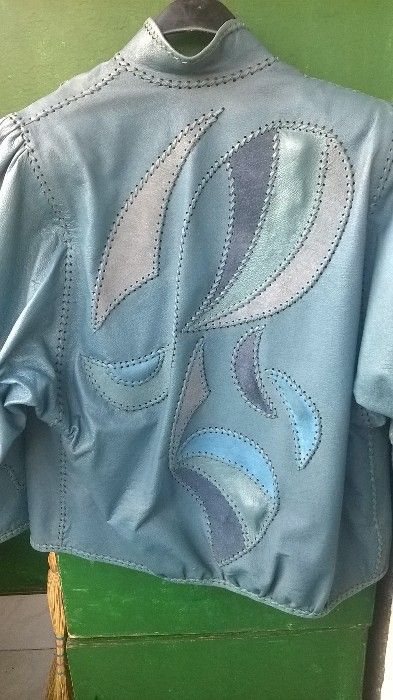 Продавам ръчно изработени дрехи от естествеа кожа