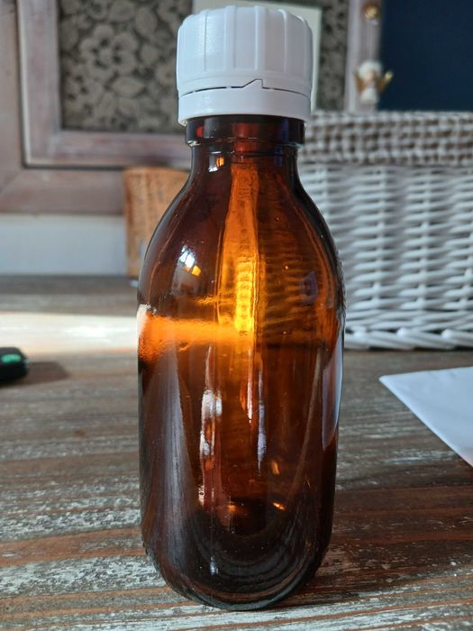 Продавам стъклени шишенца 0,200ml.