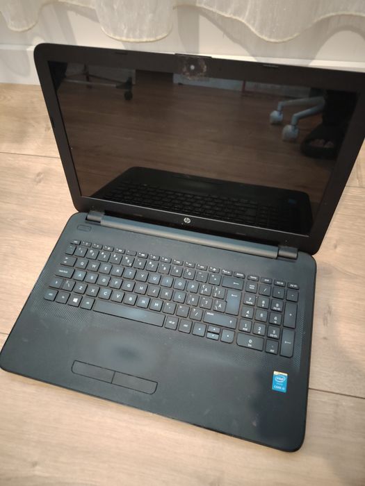 Laptop HP 15.6″ i5-4210U, 4GB RAM, Windows 7 original, baterie bună