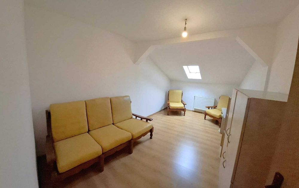 Zona Garii, living + 2 camere, scara interioara