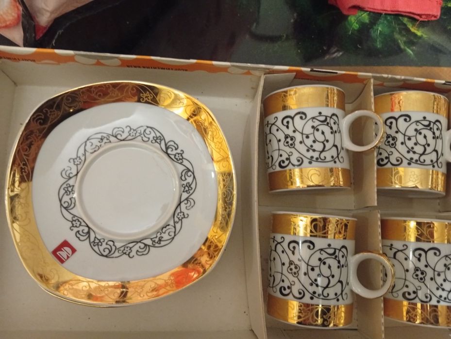 Сервиз кафе фин порцелан български с позлата