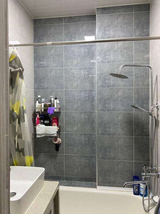 Med gorodok 3xonali dom sotiladi