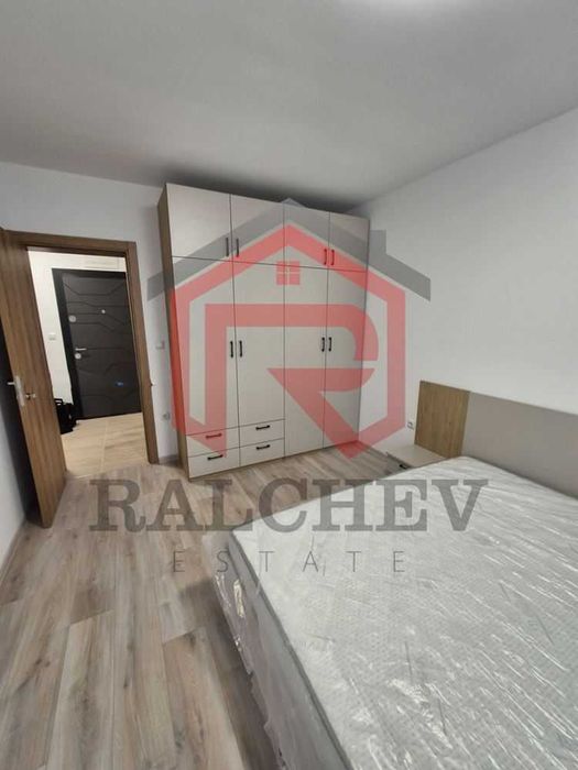 Дава се под наем Двустаен апартамент в Варна, Център - 75 кв.м за 612 € - Снимка #4
