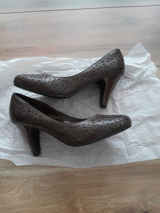 Дамски обувки в тъмнокафяв цвят, номер 36