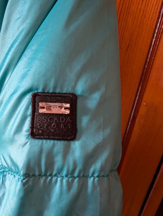 Geaca puf Escada