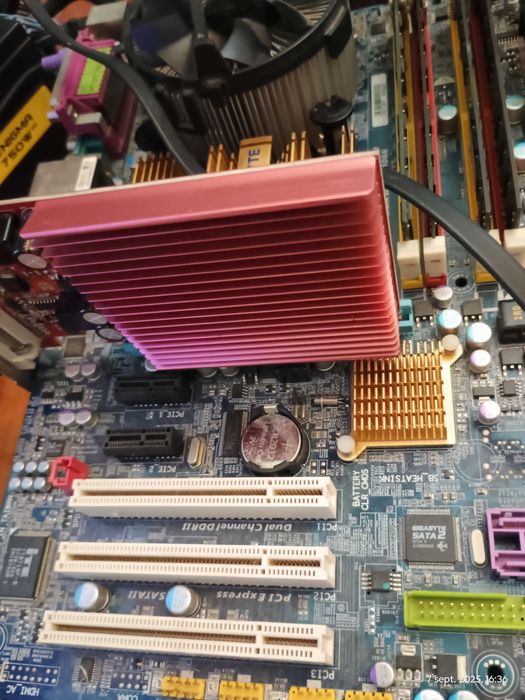 Kit quad skt 775+ 4GB rami + 9500GT