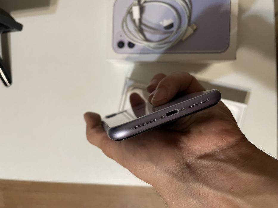 Iphone 11 в отличном состояние