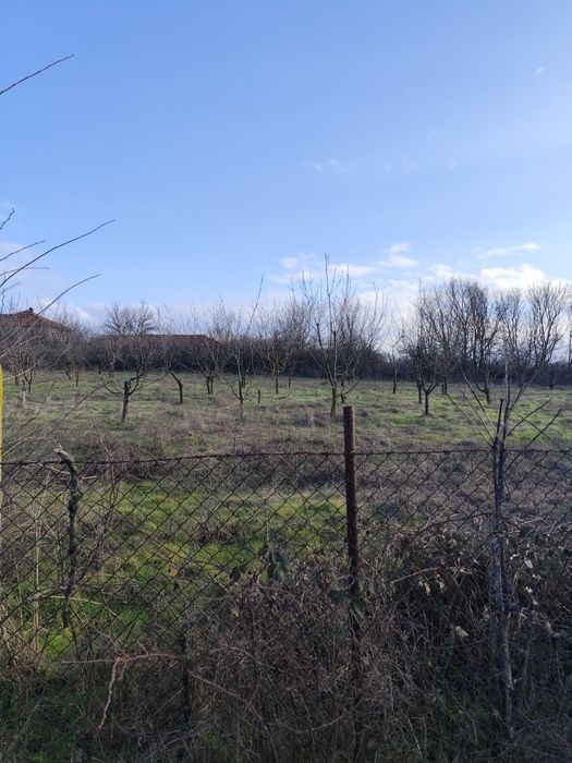 Имот 1500 кв.м в регулацията с.Смирненци