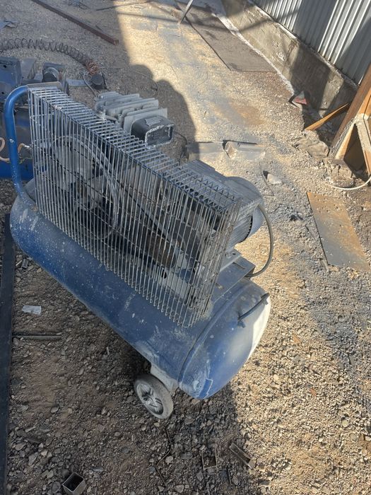 Компрессор 90 литр