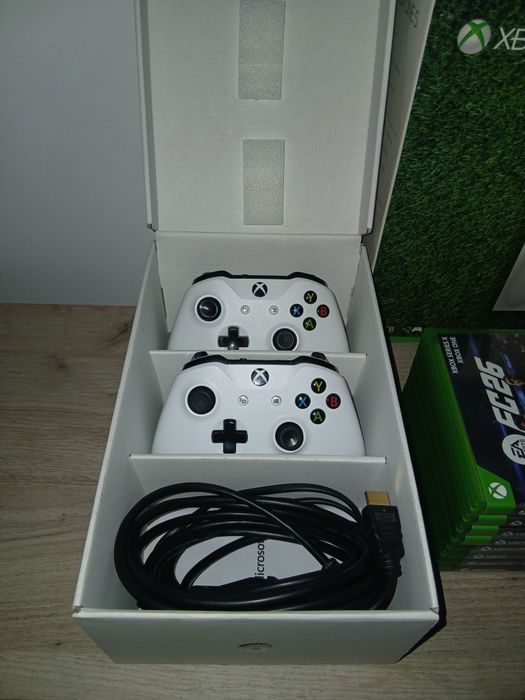 Consolă Xbox One S 1 TB Pachet Complet + 8 Jocuri