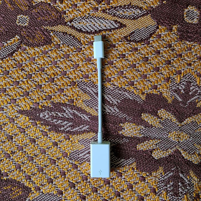 Продам адаптер Apple