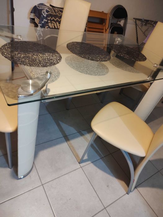 Masa sticla cu scaune