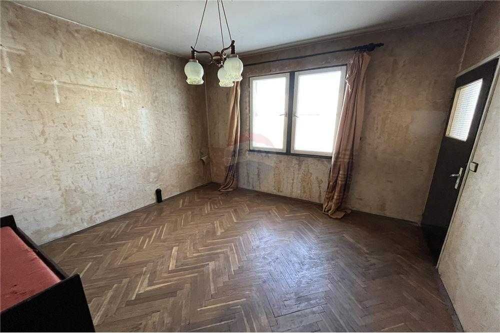 Продава се Многостаен апартамент в Шумен, Боян Българанов 2 - 106 кв.м за 784 €/кв.м - Снимка #1