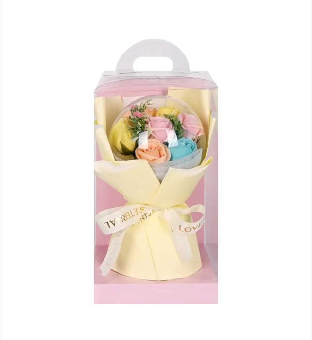 Букет от сапунени рози в ПВЦ сфера и подаръчна кутия