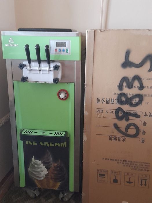 Мороженое аппарат сотилади