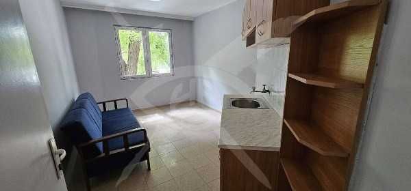 Дава се под наем Тристаен апартамент в Пловдив, Кършияка - 90 кв.м за 548.25 € - Снимка #1