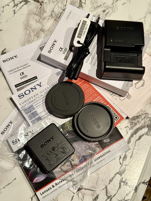 Фотоапарат Sony A6000 + варио обектив 18-55мм