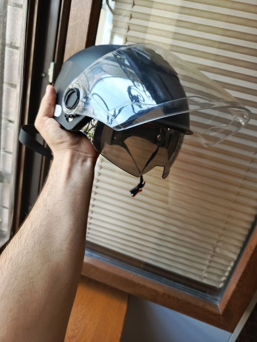 Motoshlem. Skuter kaska.