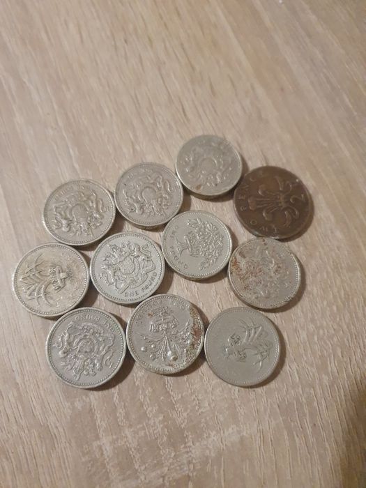 Monede Anglia one pound cu regina