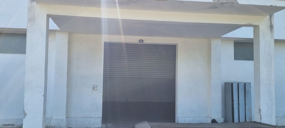 Hala 200 mp, H 9m, birouri, vestiare