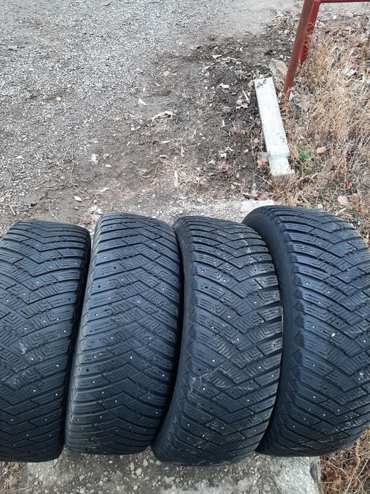 Продам шины 265/65/17 гудиер