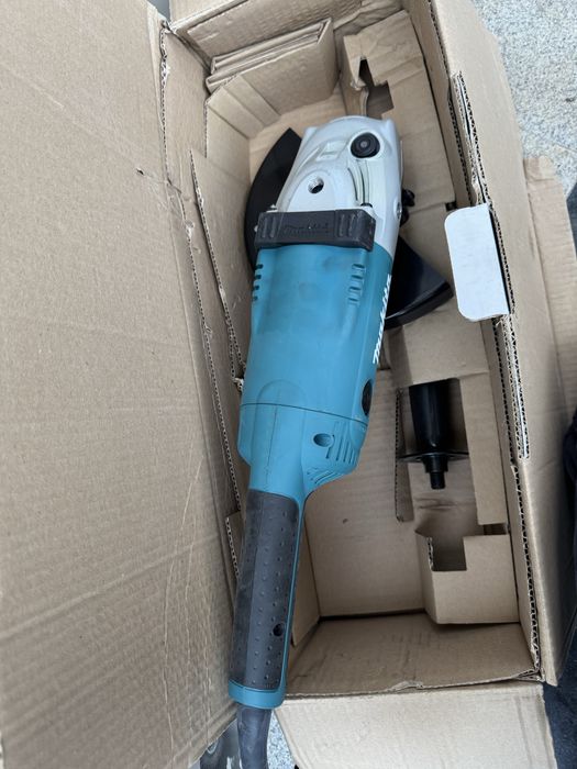 Ъглошлайф Макита