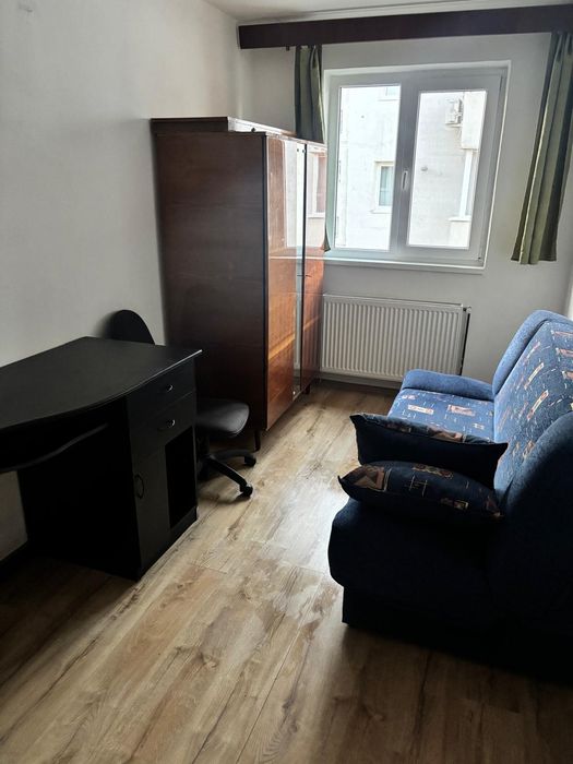 Închiriez apartament 3 cam. /  decomandat, zona Noua