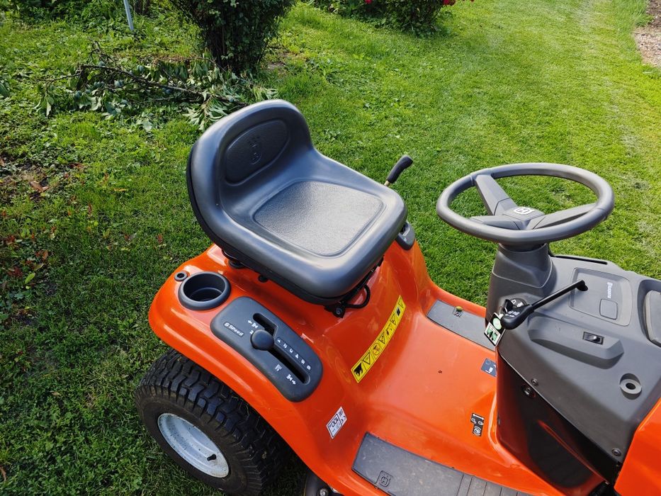 Tractoras de tuns gazon -iarba Husqvarna TS 38
