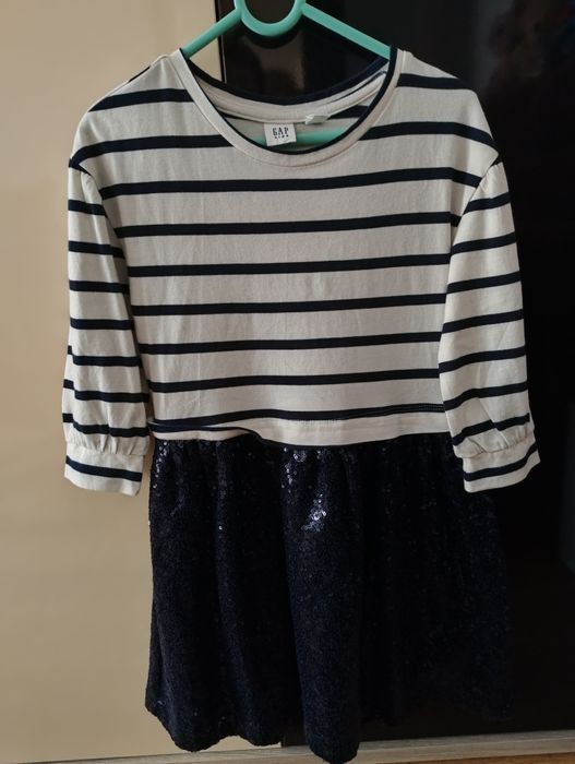 Rochie Gap cu paiete 6-7ani Nou cu eticheta