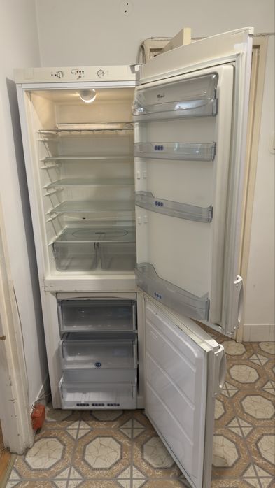 Frigider Whirlpool