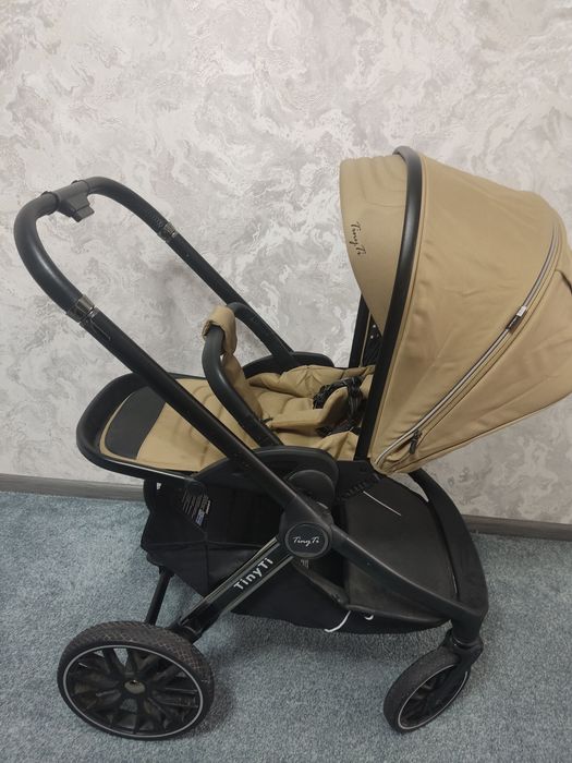 Продается универсальная Коляска