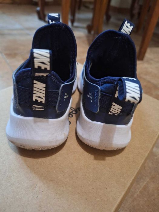 Детски nike ,носени в добро състояние ,размер 31 ,цена 20 евро.Детски кецове puma,носени в добро състояние, размер 31,цена 20 евро .Нямат забележки!
