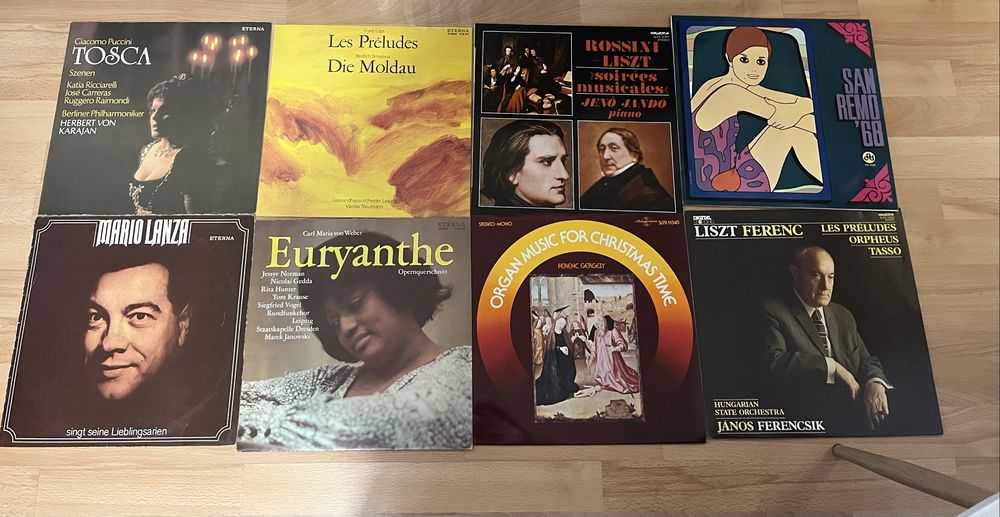 Продавам всичките 8 броя грамофонни плочи за 30 лева