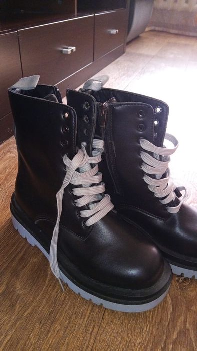 Продам куртку абсолютно новая