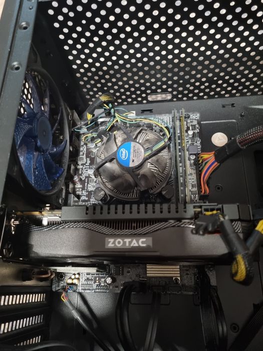 Pc gaming i5-7500 ,gtx 960 2 g 128biti ssd 120 gb +  cadou un monitor samsung