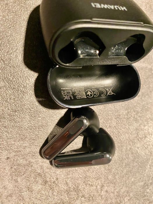 AirPods HUAWEI FreeBuds SE 2