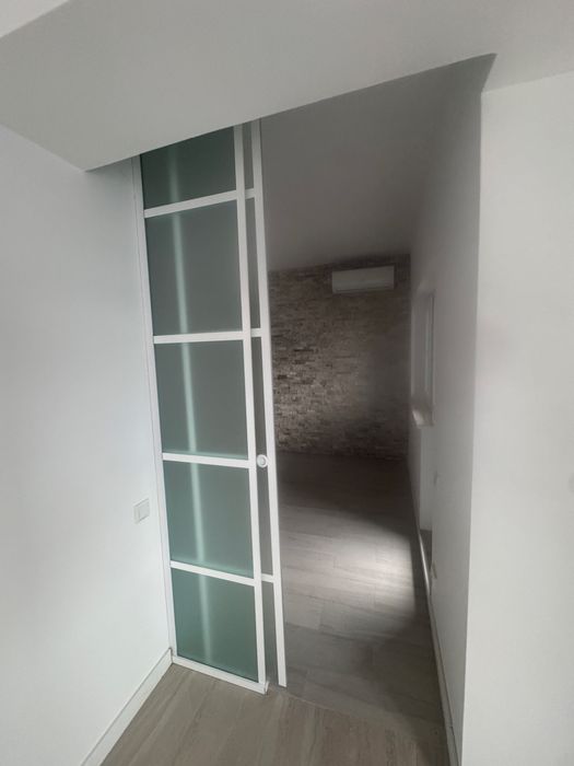 Ușă culisantă din sticlă sablată – 133 x 281 cm