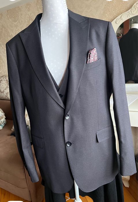 Costum barbatesc Delmont