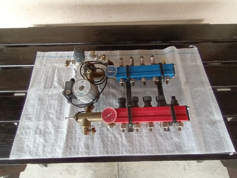 Vând distribuitor  cu 5 grupuri