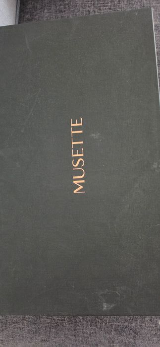 Cizme noi, din piele intoarsa