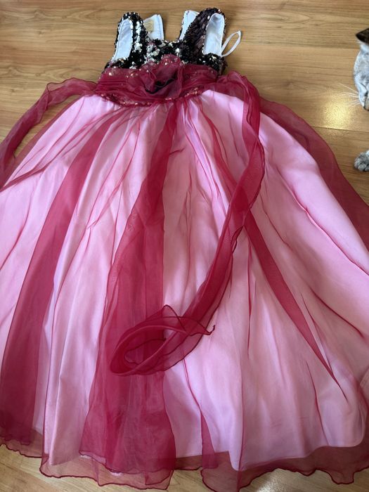 Платье нарядное