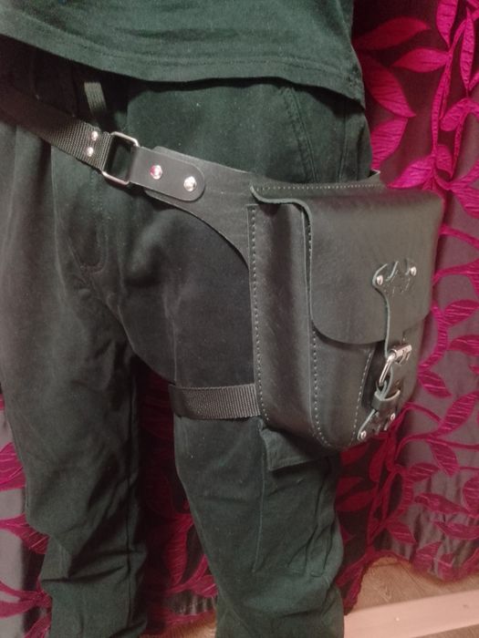 Сумка на бедро, натуральная кожа.